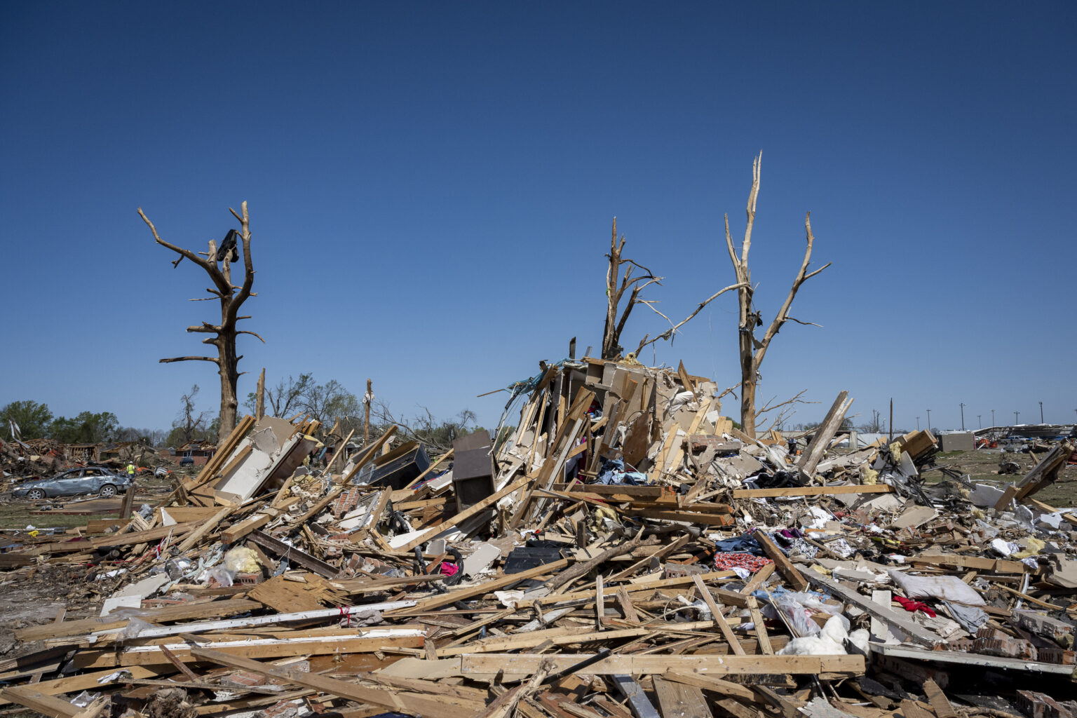 tornado-disaster-relief-kansas city tree care